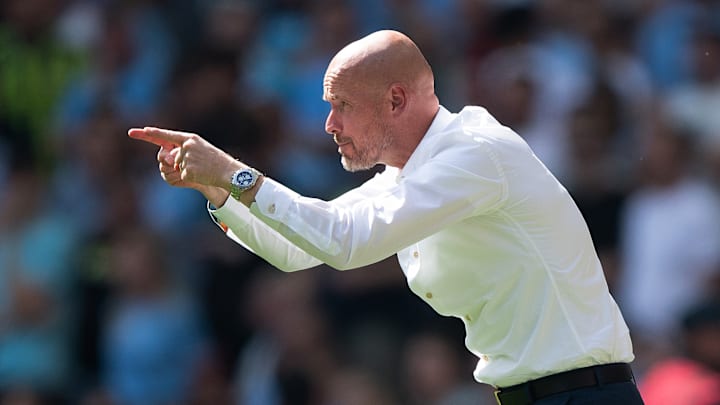 Le technicien des Red Devils tente de trouver son grand attaquant