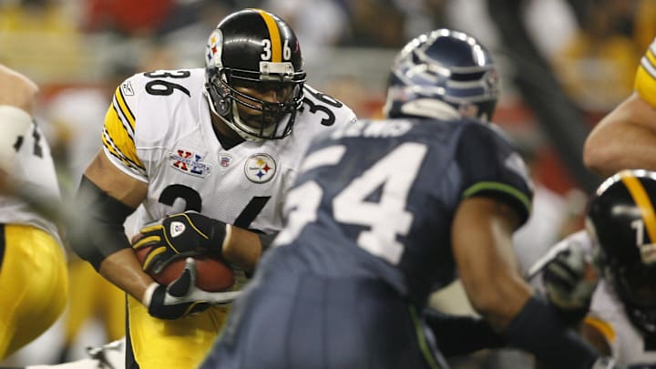 Feb 5, 2006; Detroit, MI, USA; Pittsburgh Steelers running back (36) Jerome Bettis runs through the middle in the third quarter of Super Bowl XL against the Seattle Seahawks at Ford Field. 