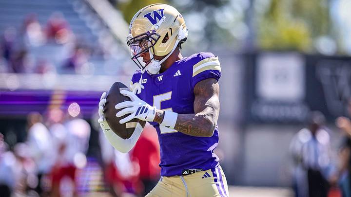 Christian Moss lasted one play in the Apple Cup before he suffered an injury. 