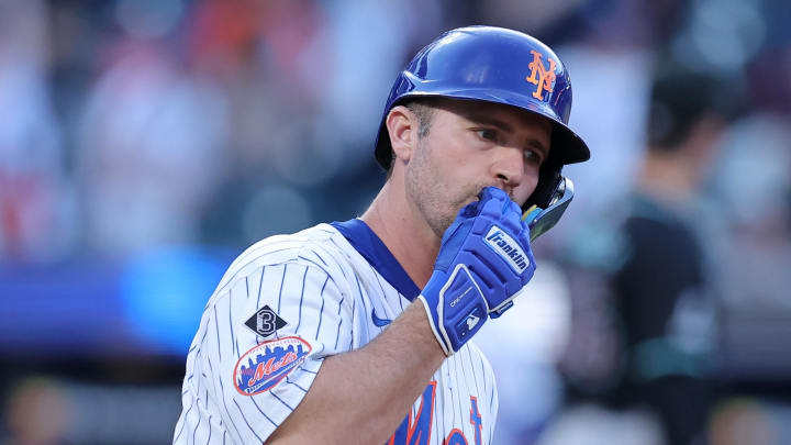 Jun 1, 2024; New York City, New York, USA; New York Mets first baseman Pete Alonso (20) reacts as he rounds the bases after hitting a two run home run against the Arizona Diamondbacks during the ninth inning at Citi Field. Mandatory Credit: Brad Penner-USA TODAY Sports Jun 1, 2024; New York City, New York, USA; New York Mets first baseman Pete Alonso (20) reacts as he rounds the bases after hitting a two run home run against the Arizona Diamondbacks during the ninth inning at Citi Field. Mandatory Credit: Brad Penner-USA TODAY Sports