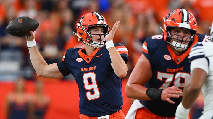 Syracuse quarterback Steve Angeli 