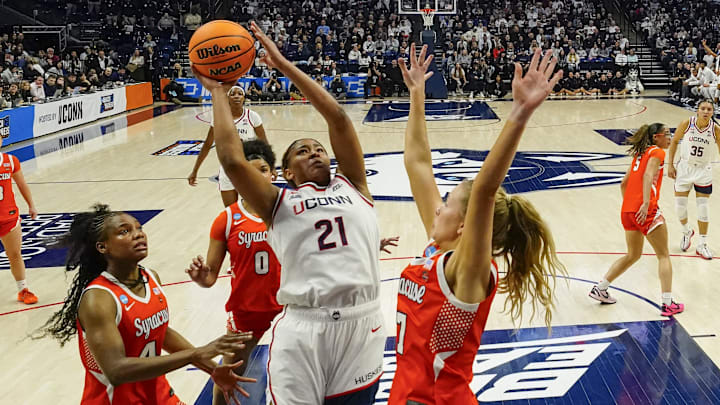 Sarah Strong and UConn handed Syracuse a historic loss on Monday. 