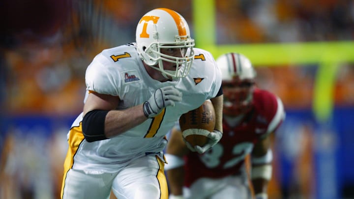 Jason Witten carries the ball 