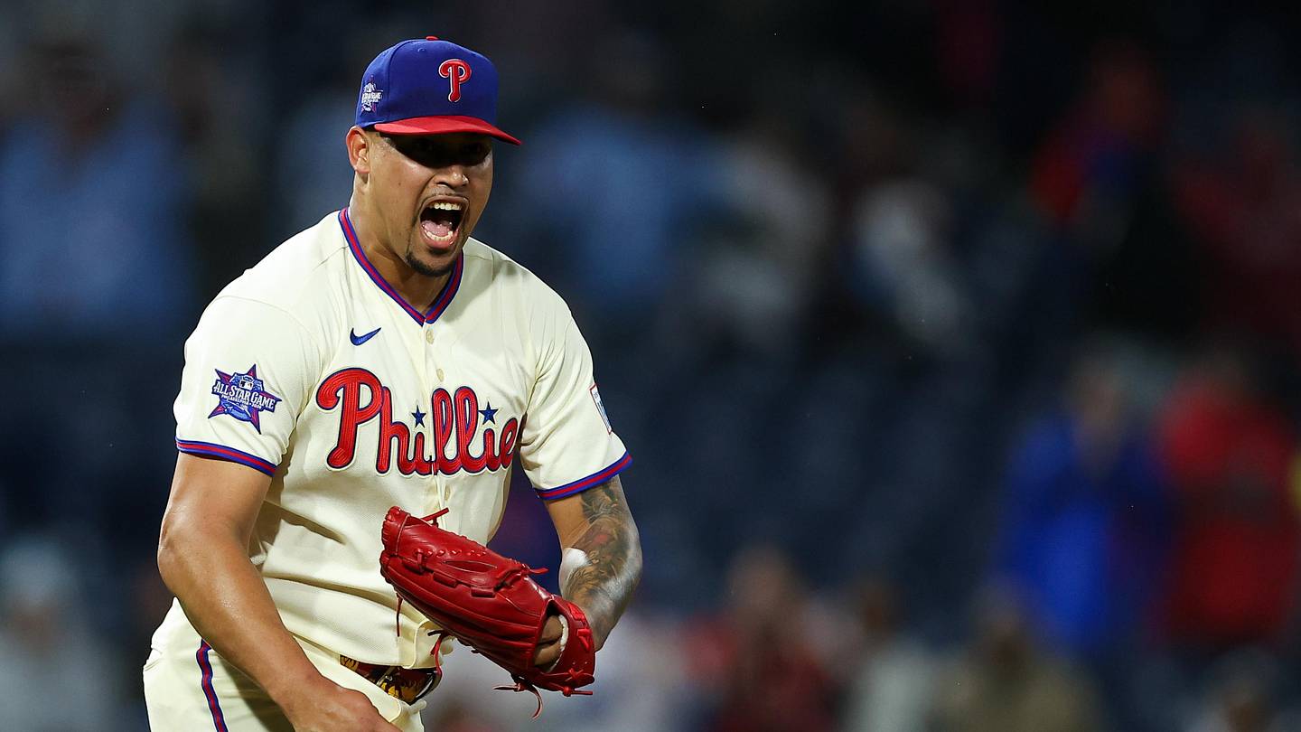 Yankees Should Begin Trade Talks with Phillies to Find a Closer Solution