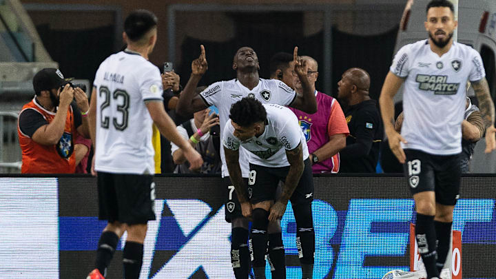 Botafogo superou o Fluminense em clássico pelo Brasileirão