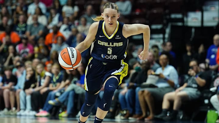 May 27, 2025; Uncasville, Connecticut, USA; Dallas Wings guard Paige Bueckers (5) returns the ball against the Connecticut Sun in the first half at Mohegan Sun Arena. Mandatory Credit: David Butler II-Imagn Images May 27, 2025; Uncasville, Connecticut, USA; Dallas Wings guard Paige Bueckers (5) returns the ball against the Connecticut Sun in the first half at Mohegan Sun Arena. Mandatory Credit: David Butler II-Imagn Images