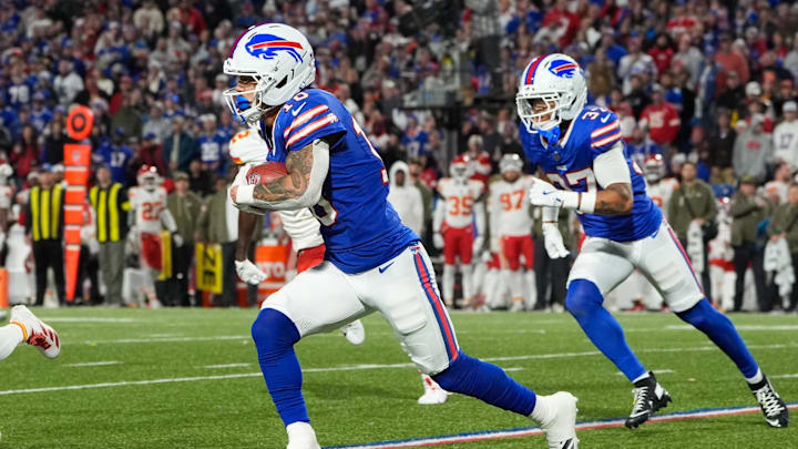 Nov 2, 2025; Orchard Park, New York, USA; Buffalo Bills wide receiver Khalil Shakir (10) runs the ball in the third quarter against the Kansas City Chiefs at Highmark Stadium. 
