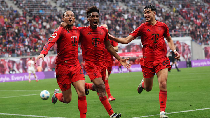 Bayern Munich players celebrating third goal against RB Leipzig.