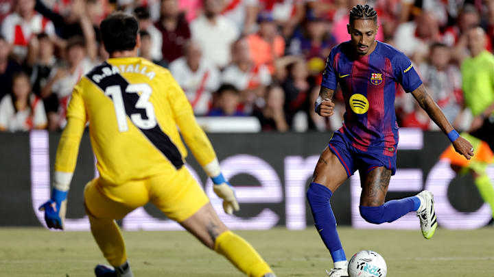O goleiro argentino Augusto Batalla disputa a segunda temporada como atleta do Rayo Vallecano