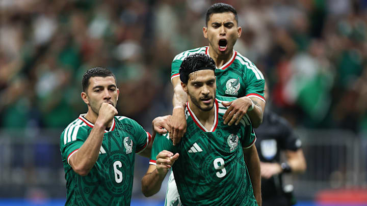 Erik Lira, Orbelín Pineda y Raúl Jiménez en el último duelo del Tricolor