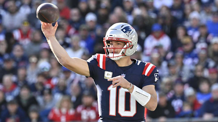 New England Patriots quarterback Drake Maye (10) passes against the Atlanta Falcons during the first half at Gillette Stadium. 