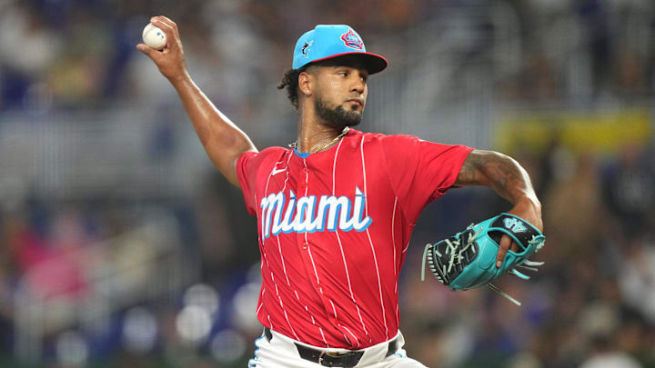 Roddery Muñoz of Miami Marlins throws pitch from right hand Roddery Muñoz of Miami Marlins throws pitch from right hand