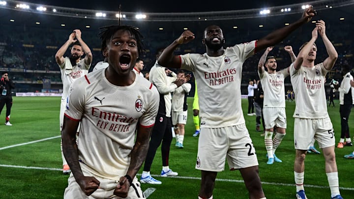 Rafel Leao esulta con Tomori sullo sfondo 