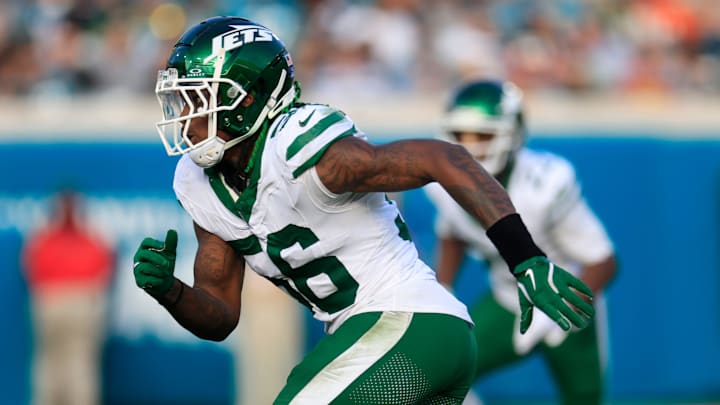 New York Jets linebacker Quincy Williams (56) runs during the fourth quarter Sunday, Dec. 15, 2024 at EverBank Stadium in Jacksonville, Fla. The Jets held off the Jaguars 32-25. [Corey Perrine/Florida Times-Union]