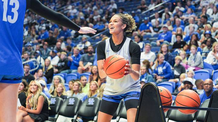Kentucky Wildcats guard Lexi Blue (4) takes a shot at the 2025 Big Blue Madness at Rupp Arena in Lexington, Kentucky on Saturday, Oct. 11, 2025. Kentucky Wildcats guard Lexi Blue (4) takes a shot at the 2025 Big Blue Madness at Rupp Arena in Lexington, Kentucky on Saturday, Oct. 11, 2025.