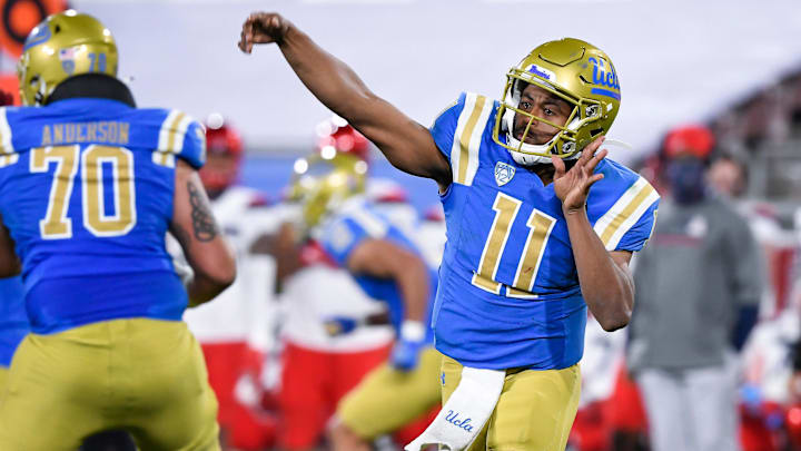 Nov 28, 2020; Pasadena, California, USA; UCLA Bruins quarterback Chase Griffin (11) throws a pass during the third quarter against the Arizona Wildcats at Rose Bowl. Mandatory Credit: Robert Hanashiro-Imagn Images Nov 28, 2020; Pasadena, California, USA; UCLA Bruins quarterback Chase Griffin (11) throws a pass during the third quarter against the Arizona Wildcats at Rose Bowl. Mandatory Credit: Robert Hanashiro-Imagn Images