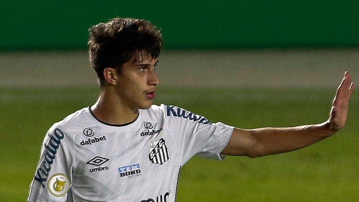 Cria da base do Santos está próximo de assinar com o Tricolor das Laranjeiras