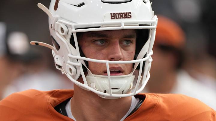Texas Longhorns quarterback Arch Manning