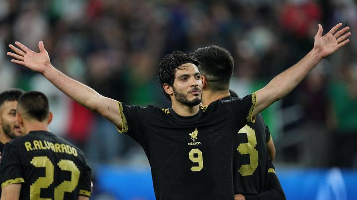 Raúl Jiménez, delantero de la Selección Mexicana. Raúl Jiménez, delantero de la Selección Mexicana.