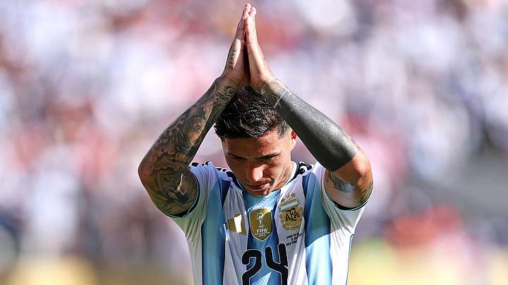 La roja de Enzo Fernández agranda un récord indeseado para Argentina en los Mundiales La roja de Enzo Fernández agranda un récord indeseado para Argentina en los Mundiales