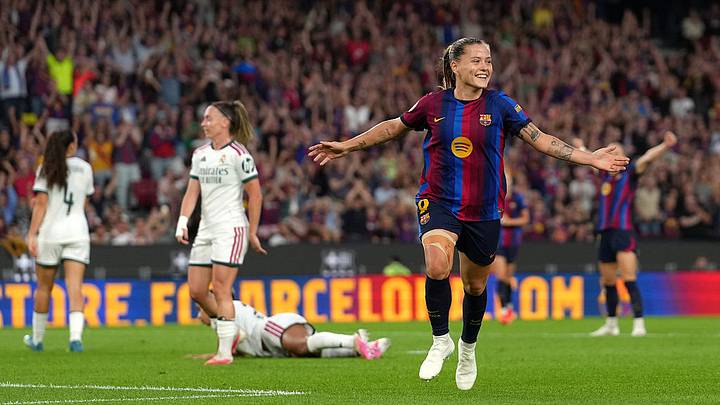 Claudia Pina celebra uno de sus cuatro goles contra el Real Madrid.