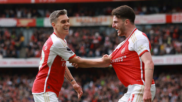 Arsenal opened up a four-point lead at the top of the Premier League