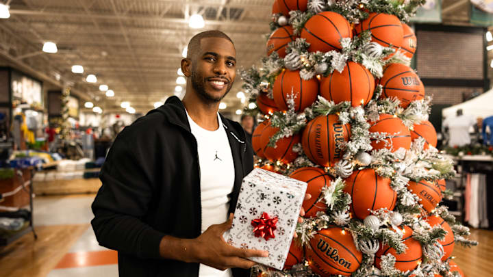 Chris Paul and other athletes have teamed up with Dick's Sporting Goods to spread holiday joy.