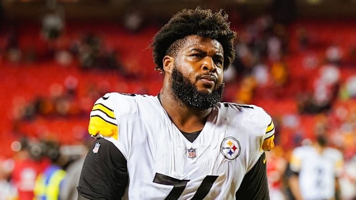 Dec 26, 2021; Kansas City, Missouri, USA; Pittsburgh Steelers offensive tackle Chukwuma Okorafor
