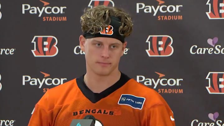 Burrow speaks to reporters at Bengals' voluntary workouts