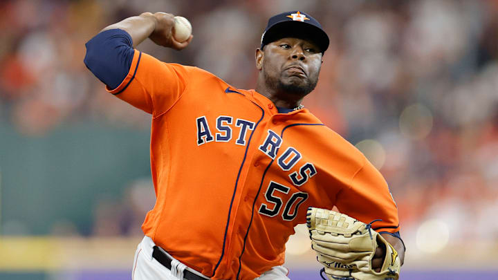 Héctor Neris podría firmar con los Yankees 