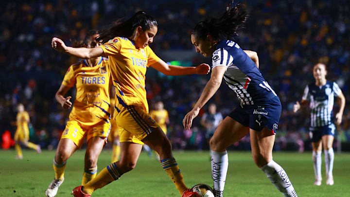 Cristina Ferral y Desireé Monsiváis, Tigres vs Monterrey