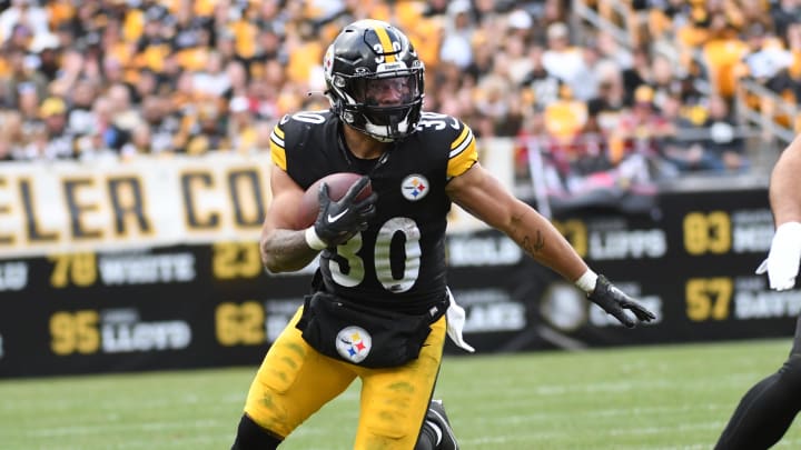 Dec 3, 2023; Pittsburgh, Pennsylvania, USA;  Pittsburgh Steelers running back Jaylen Warren (30) against the Arizona Cardinals during the second quarter at Acrisure Stadium. Mandatory Credit: Philip G. Pavely-USA TODAY Sports