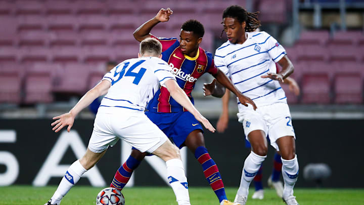 Barcelona e Dínamo de Kiev estão pressionados no Grupo E da Champions League. 