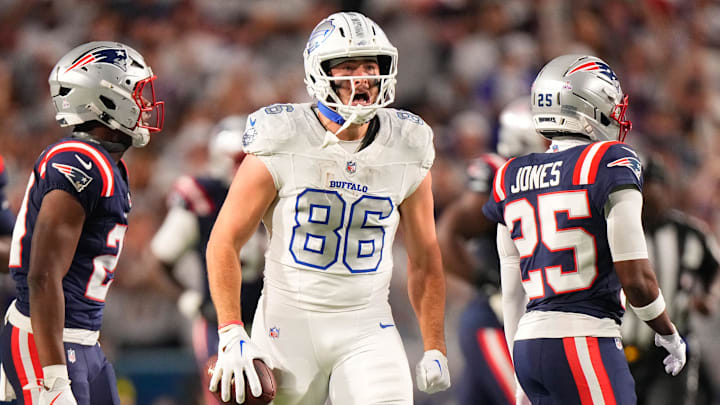 Oct 5, 2025; Orchard Park, New York, USA; Buffalo Bills tight end Dalton Kincaid (86) reacts to making a catch against the New England Patriots during the first half at Highmark Stadium.