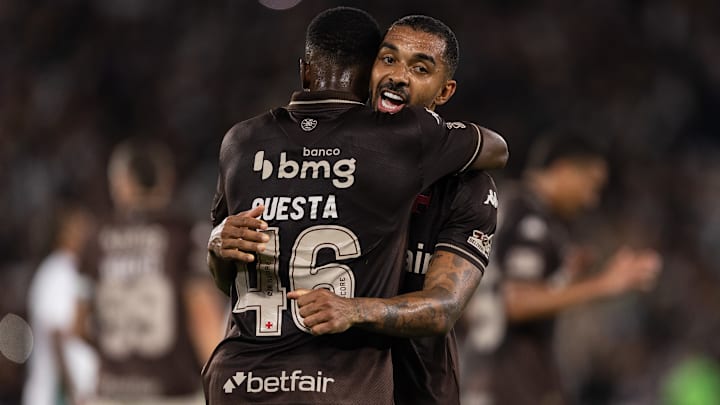 Paulo Henrique, o PH, está suspenso e não enfrenta o Athletico-PR em São Januário