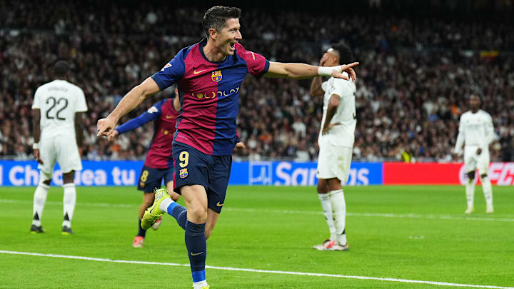 Robert Lewandowski anotou dois gols contra o rival na LaLiga 2024/25