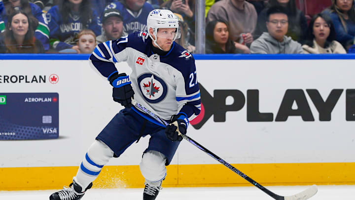 Winnipeg Jets v Vancouver Canucks