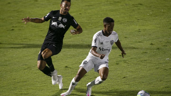Galo comemora o bi com o torcedor, mas Massa Bruta ainda tenta a Libertadores