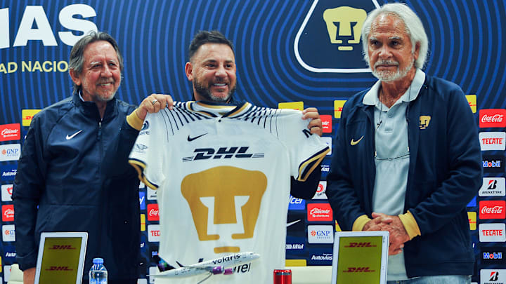 Antonio Mohamed named new Pumas head coach. 