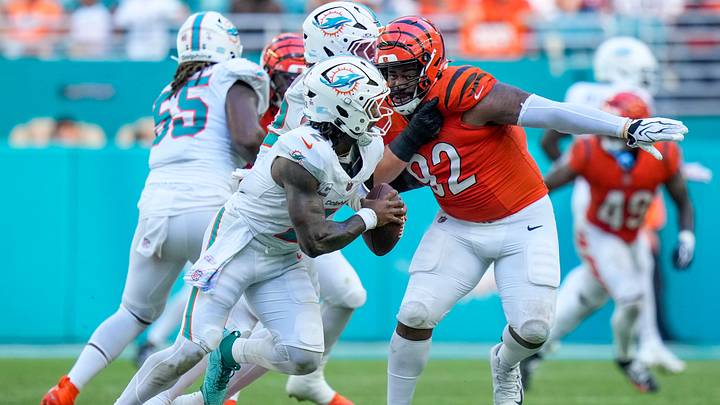 Cincinnati Bengals defensive tackle B.J. Hill (92) pressures Miami Dolphins quarterback Malik Willis (2) on a play in the fourth quarter of the NFL Week 5 game between the Miami Dolphins and the Cincinnati Bengals at Hard Rock Stadium in Miami Gardens, Florida, on Sunday, Oct. 11, 2026. Cincinnati Bengals defensive tackle B.J. Hill (92) pressures Miami Dolphins quarterback Malik Willis (2) on a play in the fourth quarter of the NFL Week 5 game between the Miami Dolphins and the Cincinnati Bengals at Hard Rock Stadium in Miami Gardens, Florida, on Sunday, Oct. 11, 2026.