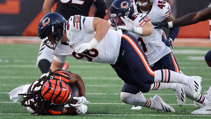 Chicago Bears DT Jordan van den Berg tackles a Cincinnati Bengals player. Mandatory Credit: Joseph Maiorana-Imagn Images Chicago Bears DT Jordan van den Berg tackles a Cincinnati Bengals player. Mandatory Credit: Joseph Maiorana-Imagn Images