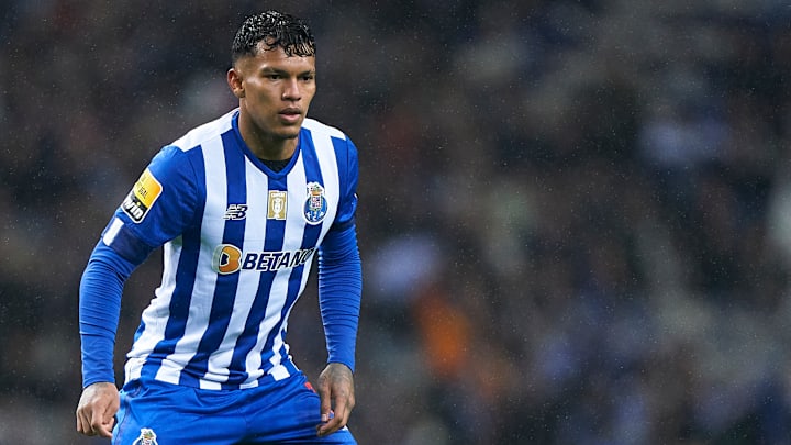 Cruzeiro acertou com ponta Gabriel Verón, que pertence ao Porto