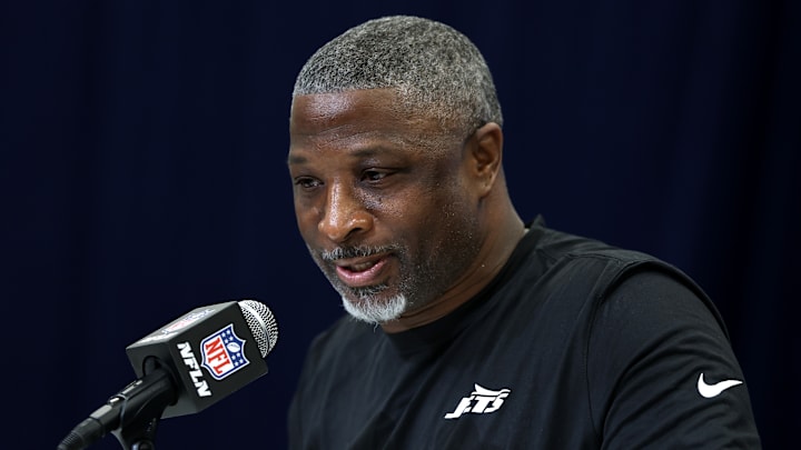 NY Jets head coach Aaron Glenn