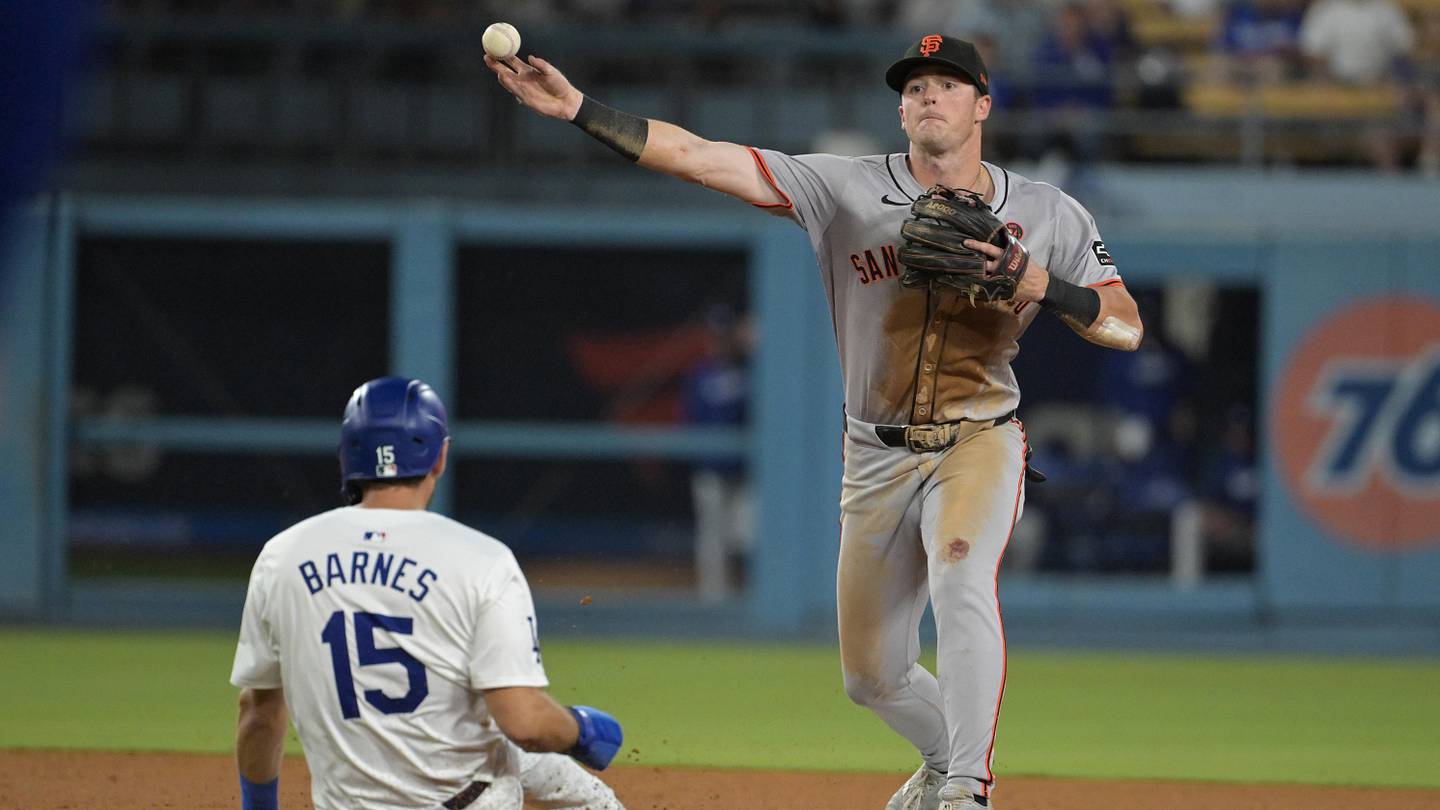 Dodgers Officially Release Former Blue Jays, Giants Utility 