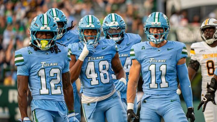 Tulane Defense Celebrates