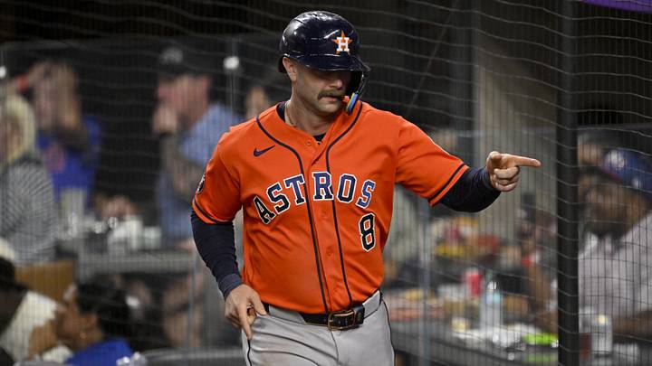 May 27, 2026; Arlington, Texas, USA; Houston Astros first baseman Christian Walker (8) celebrates after he scores a run against the Texas Rangers during the eighth inning at Globe Life Field. May 27, 2026; Arlington, Texas, USA; Houston Astros first baseman Christian Walker (8) celebrates after he scores a run against the Texas Rangers during the eighth inning at Globe Life Field.