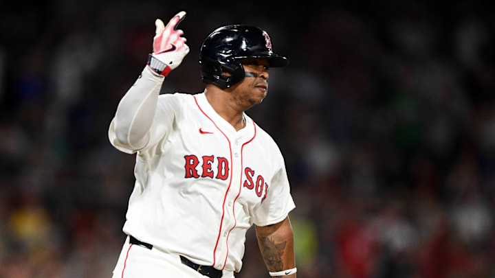 A Rafael Devers le queda un largo tiempo en Boston 