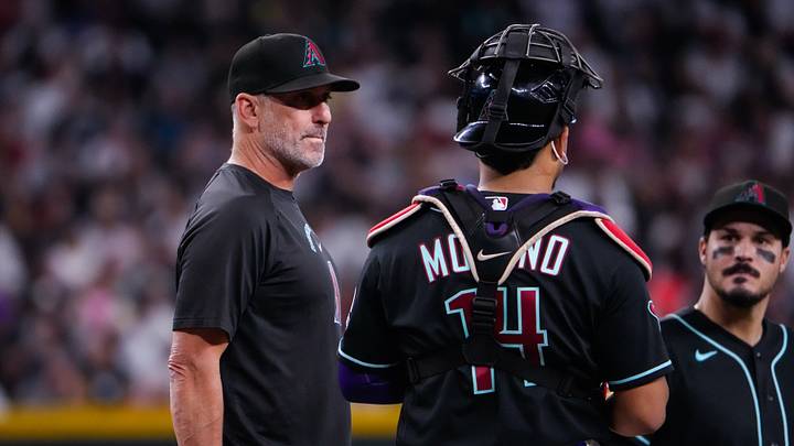 Sep 20, 2026; Phoenix, Arizona, USA; Arizona Diamondbacks manager Torey Lovullo (17) visits the mound during the third inning at Chase Field during the game between Arizona Diamondbacks and the New York Yankees. Mandatory Credit: Arianna Grainey-Imagn Images Sep 20, 2026; Phoenix, Arizona, USA; Arizona Diamondbacks manager Torey Lovullo (17) visits the mound during the third inning at Chase Field during the game between Arizona Diamondbacks and the New York Yankees. Mandatory Credit: Arianna Grainey-Imagn Images