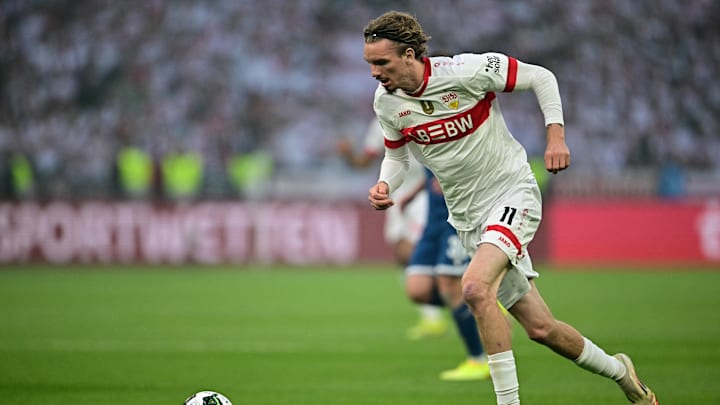 Nick Woltemade im VfB-Stuttgart-Trikot. Aktuell verhandelt der Stürmer mit dem VfB über eine Vertragsverlängerung