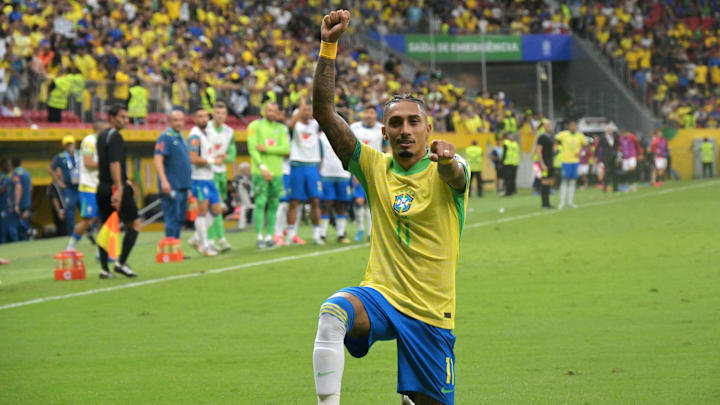 Raphinha marcou dois gols em Brasília